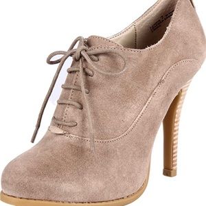 Chinese laundry ankle boot size 5.5